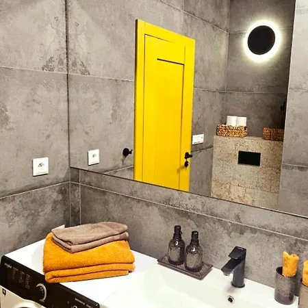 דירה Apartment, Private Garage, Balcony, Smart Check In *