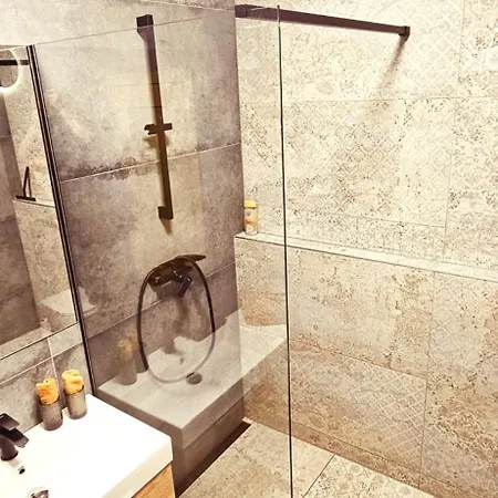 Apartment, Private Garage, Balcony, Smart Check In דירה באנסקה ביסטריצה